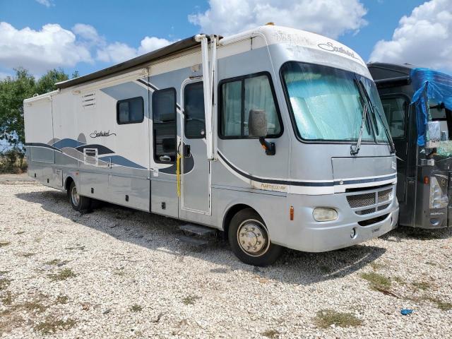  Salvage Workhorse Custom Cha Motorhome