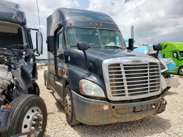  Salvage Freightliner Cascadia 1
