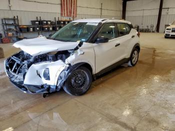  Salvage Nissan Kicks