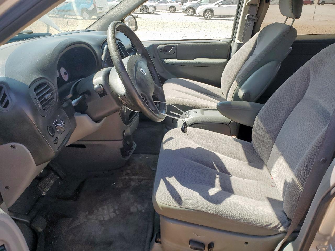 Dodge Caravan Sxt Image 6