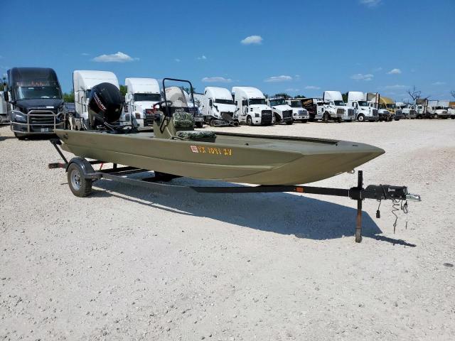  Salvage Tracker Boat