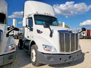  Salvage Peterbilt Tractor 579