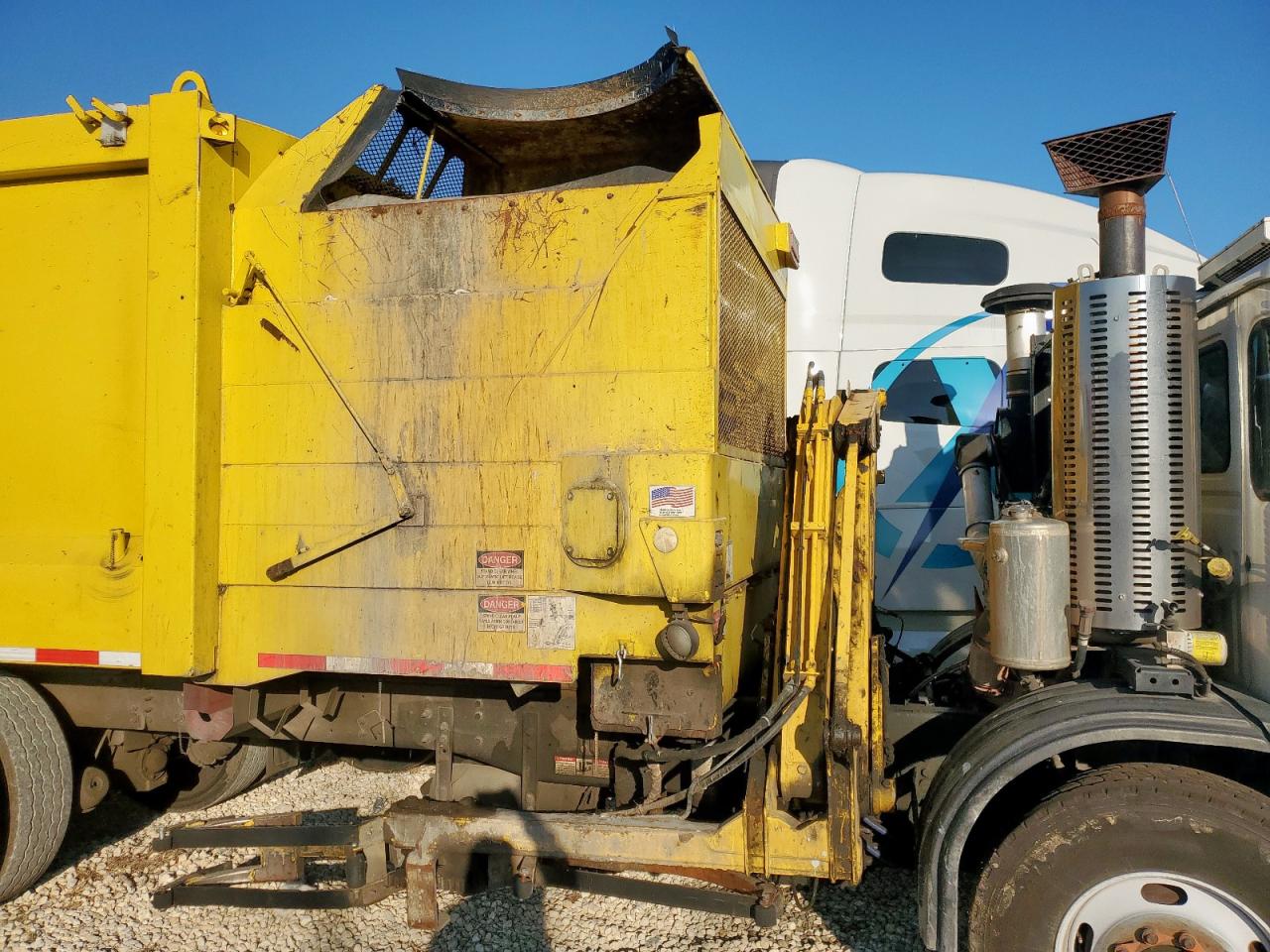 Autocar Llc Xpeditor Image 7