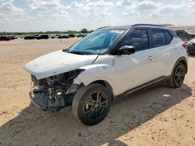  Salvage Nissan Kicks