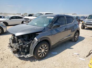  Salvage Nissan Kicks