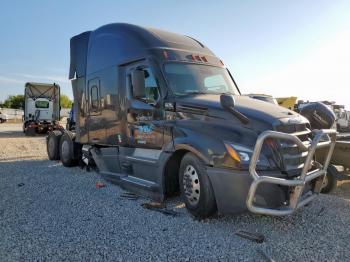  Salvage Freightliner Cascadia