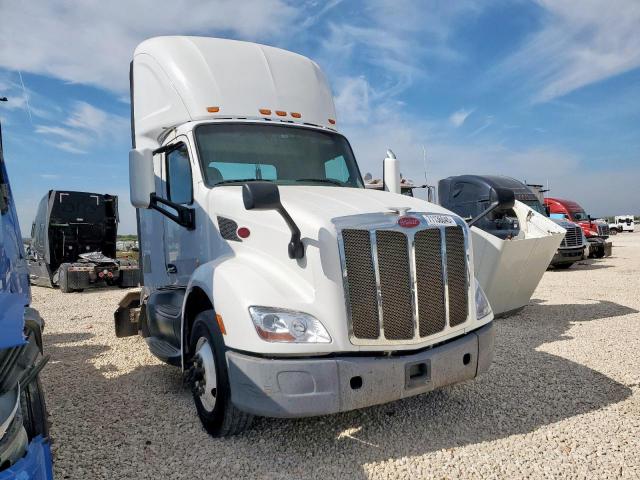  Salvage Peterbilt Tractor 579