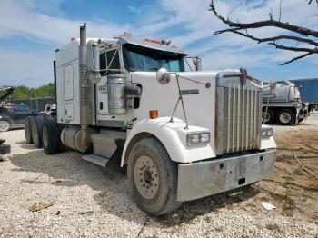  Salvage Kenworth W900