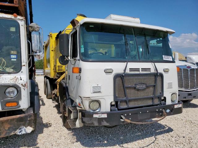  Salvage Autocar Xpeditor W