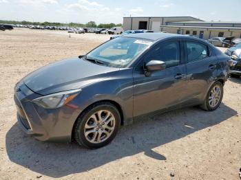  Salvage Toyota Yaris
