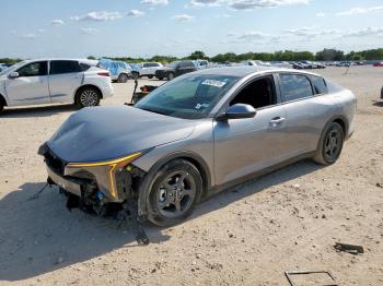  Salvage Kia K4 Lx