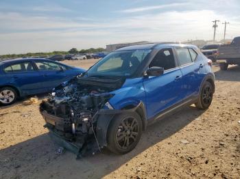  Salvage Nissan Kicks