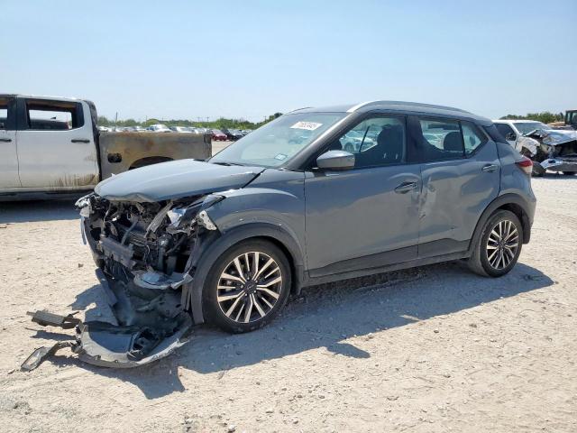  Salvage Nissan Kicks