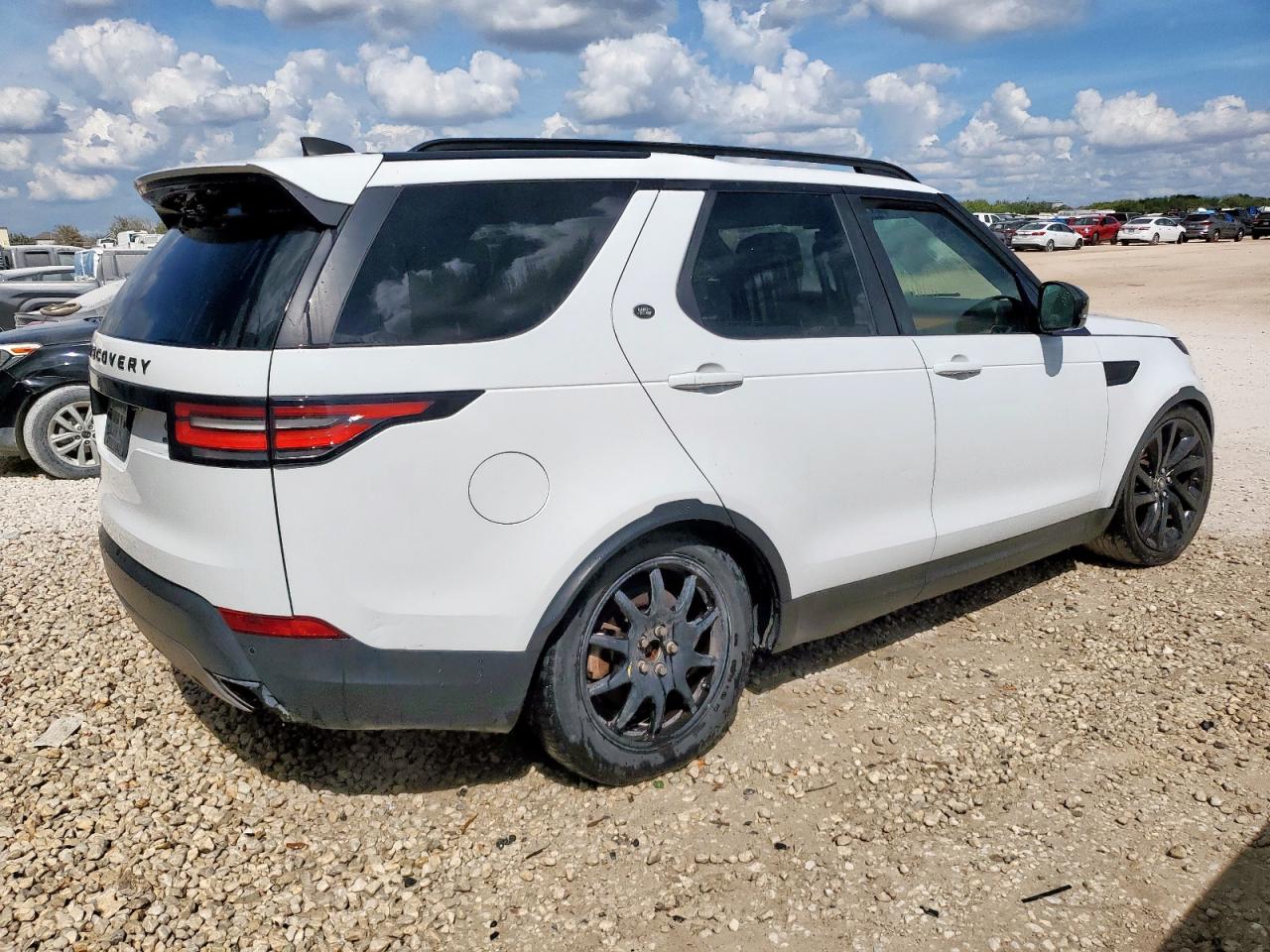 Land Rover Discovery Hse Luxury Image 4
