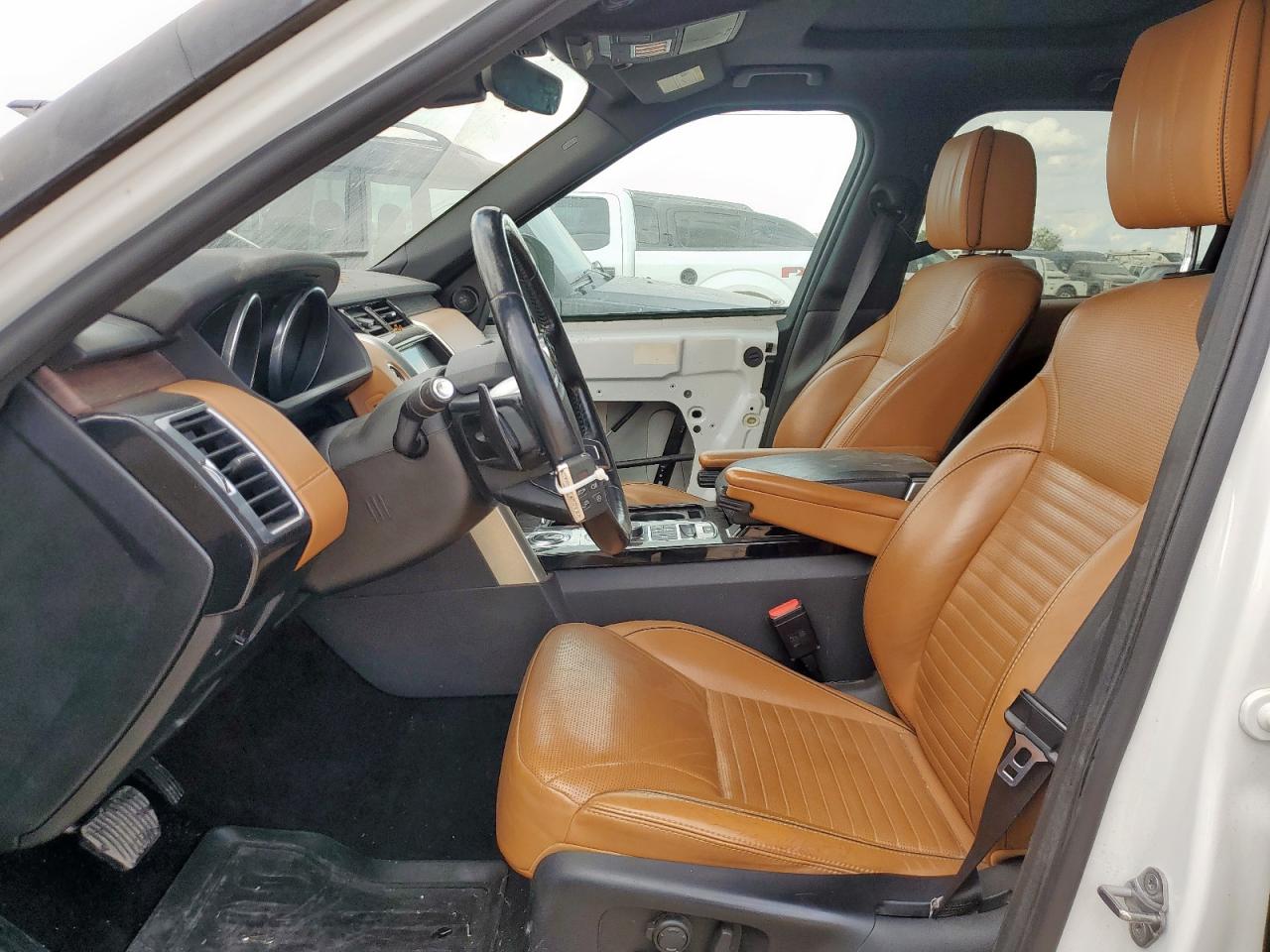 Land Rover Discovery Hse Luxury Image 2