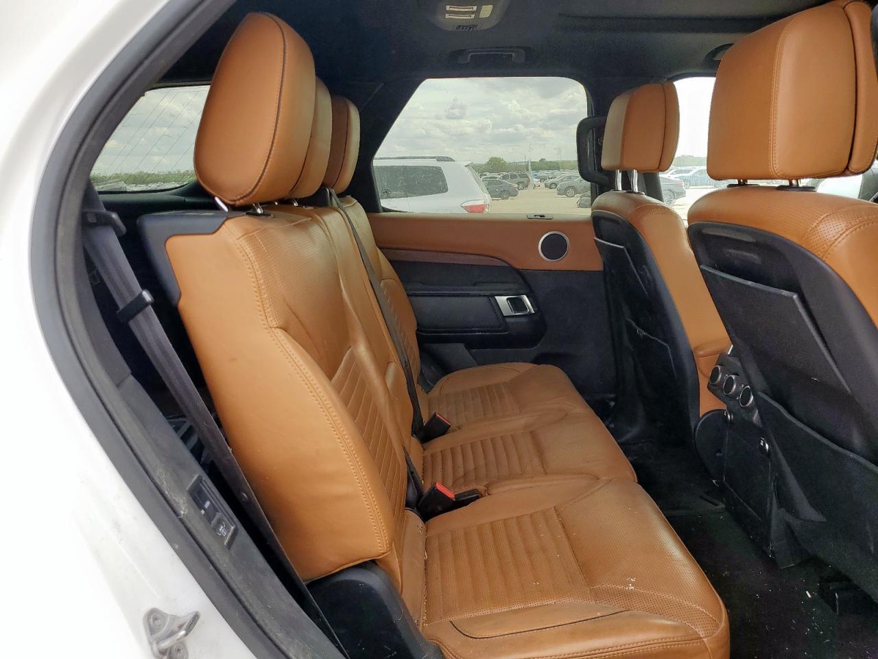 Land Rover Discovery Hse Luxury Image 11