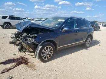 Salvage Volkswagen Touareg