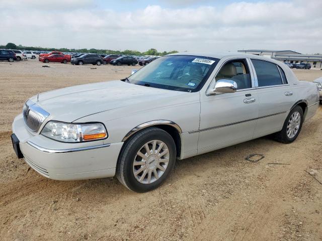  Salvage Lincoln Towncar