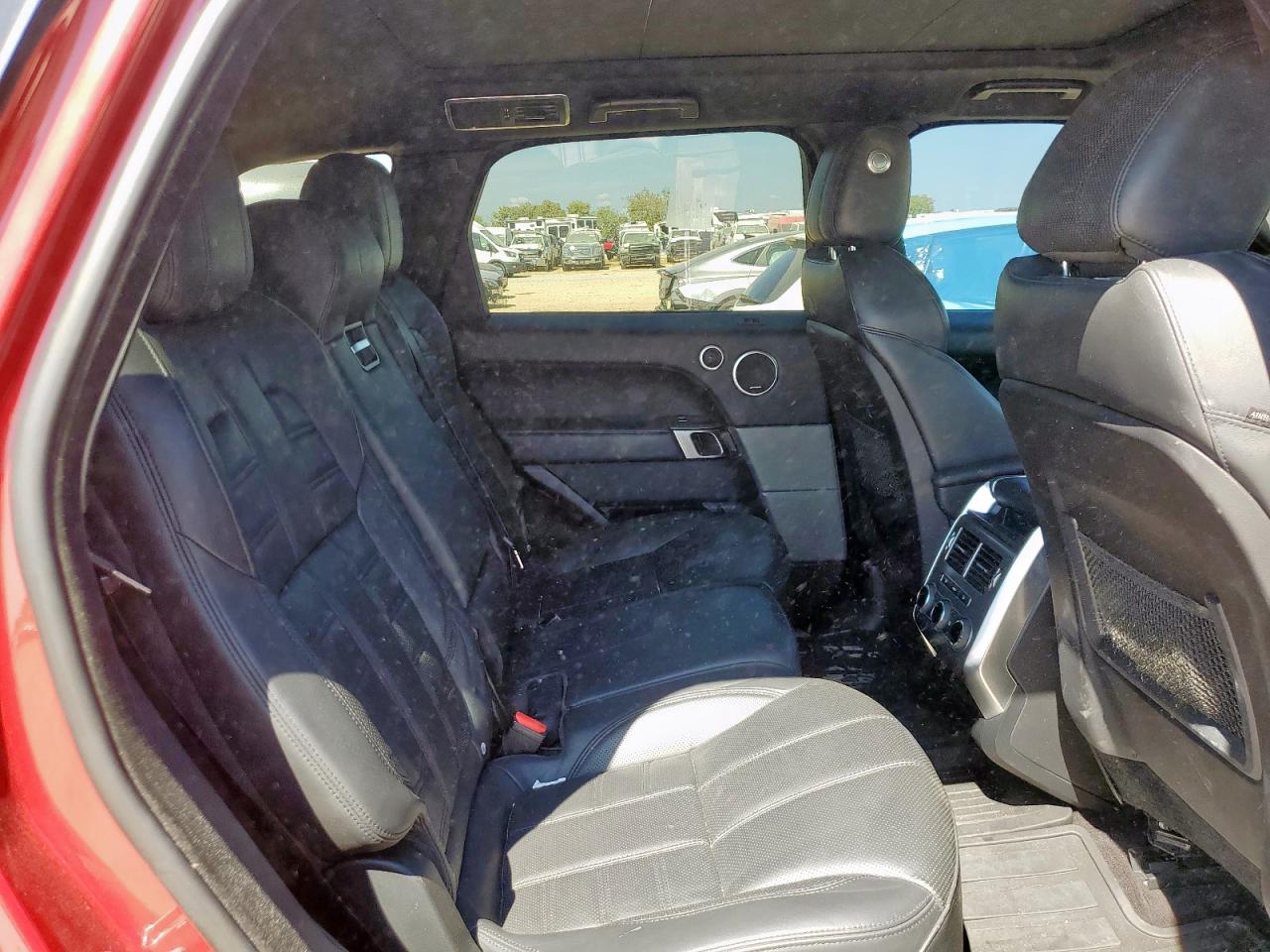 Land Rover Range Rover Hse Dynamic Image 9