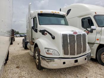  Salvage Peterbilt 579