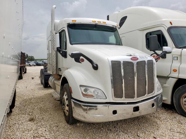  Salvage Peterbilt 579