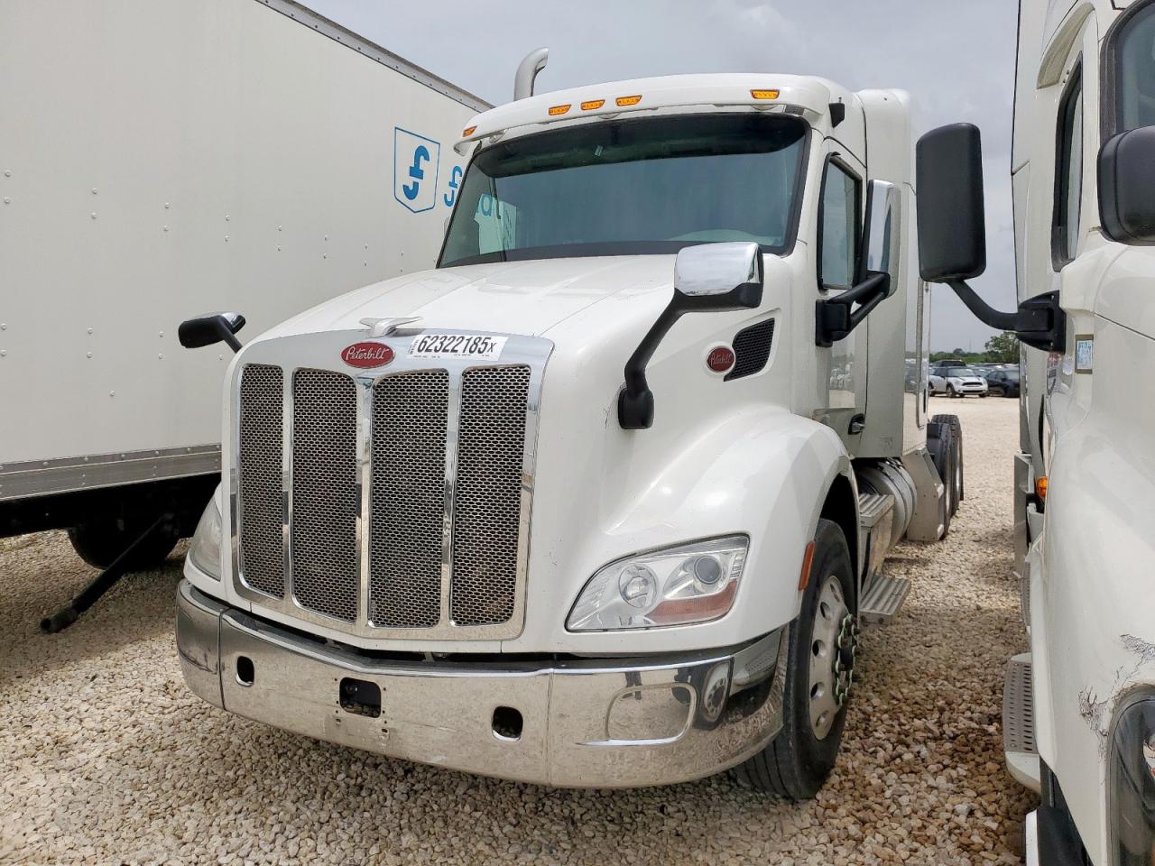 Peterbilt 579 Image 3