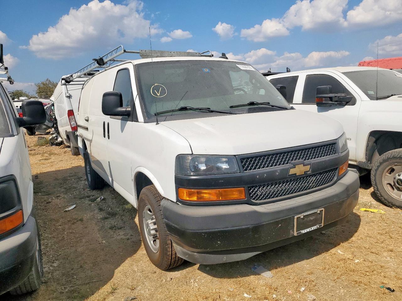 Chevrolet Express Image 5