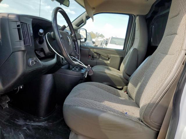 Chevrolet Express Image 8