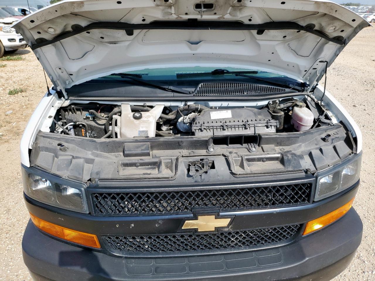 Chevrolet Express Image 12