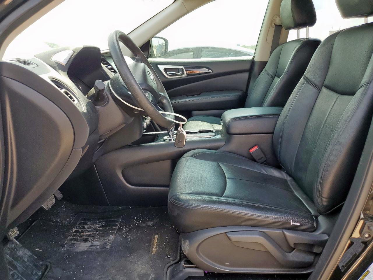 Nissan Pathfinder S Image 5