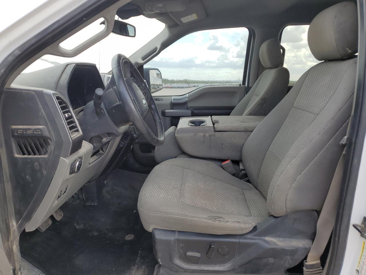 Ford F-150 Supercrew Image 8