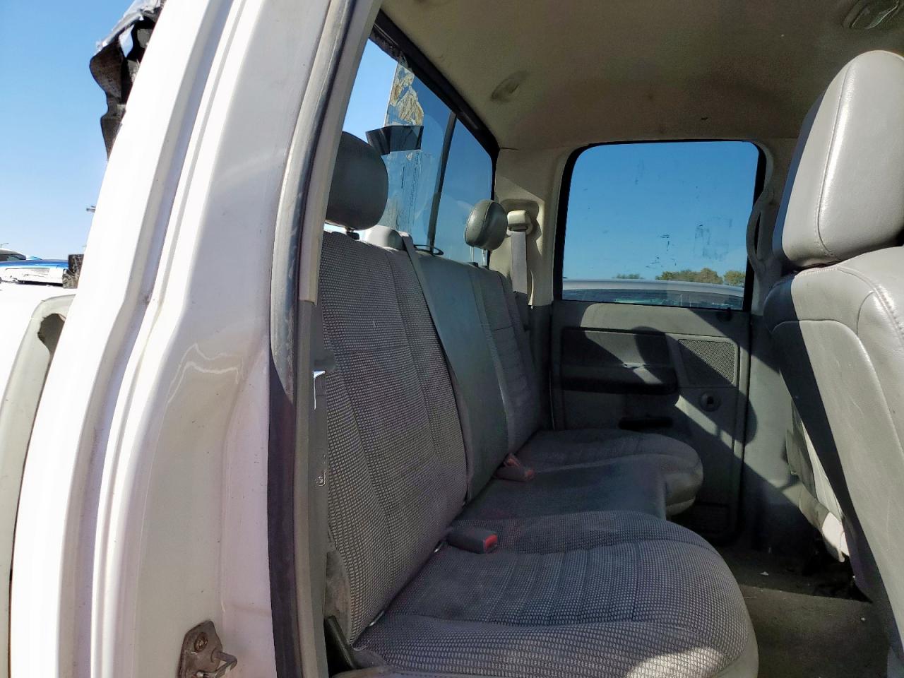 Dodge Ram 2500 St Image 10