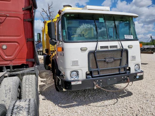  Salvage Autocar Xpeditor W