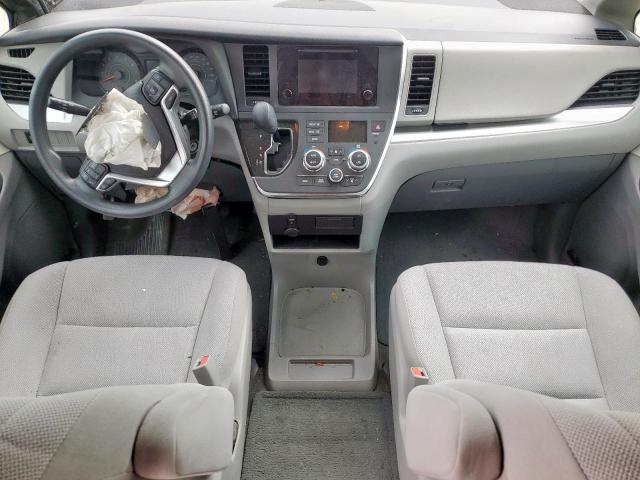 Toyota Sienna Image 3