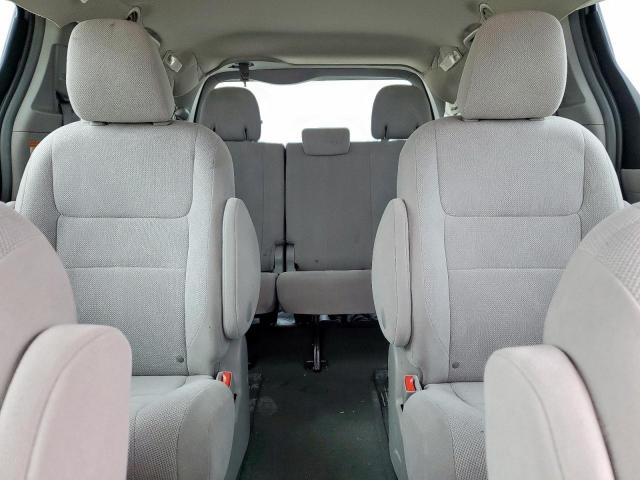 Toyota Sienna Image 6