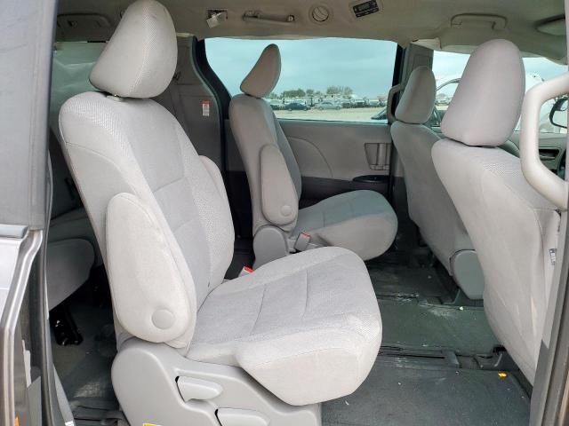 Toyota Sienna Image 14