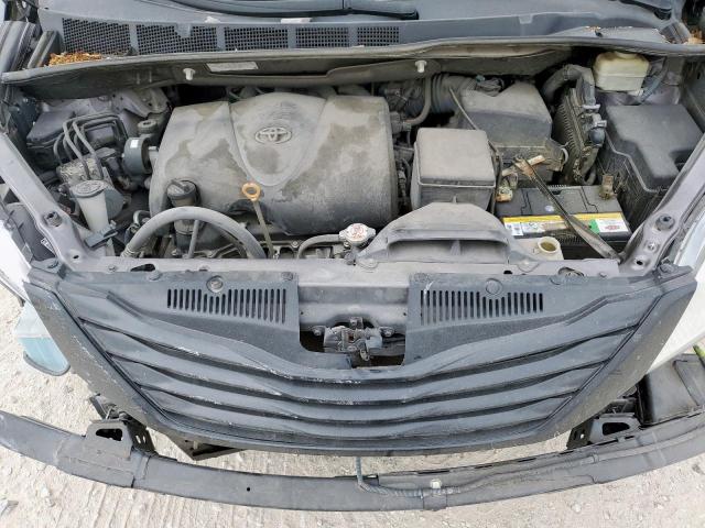 Toyota Sienna Image 13