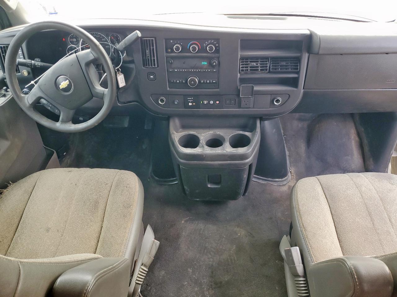 Chevrolet Express Lt Image 8