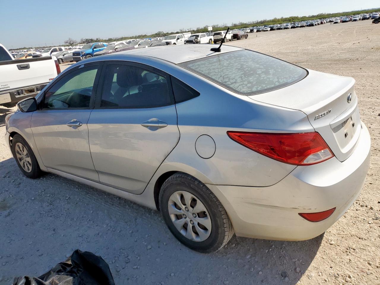 Hyundai ACCENT Se Image 4