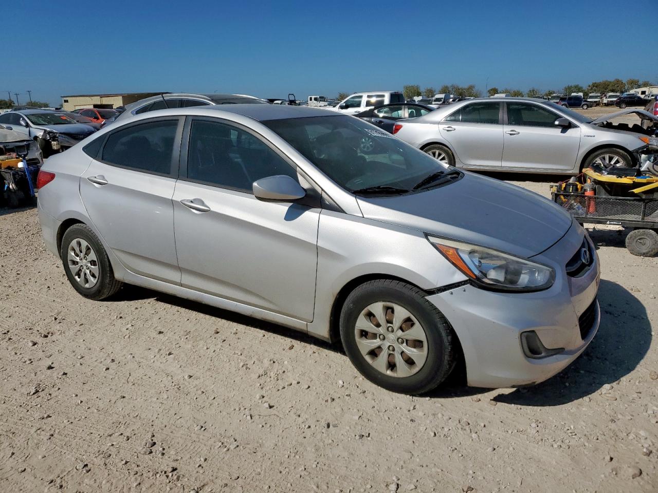 Hyundai ACCENT Se Image 2
