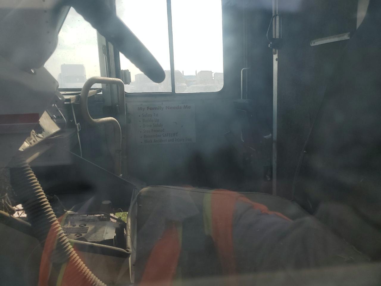 Freightliner Chassis M M Line Walk-in Van Image 12