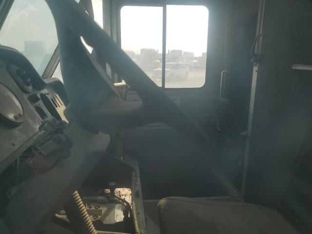 Freightliner Chassis M M Line Walk-in Van Image 9