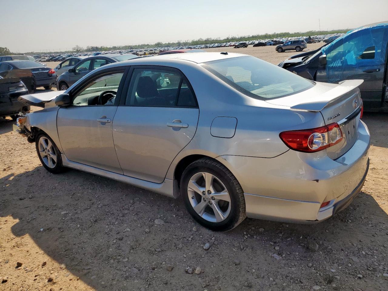 Toyota Corolla Base Image 4