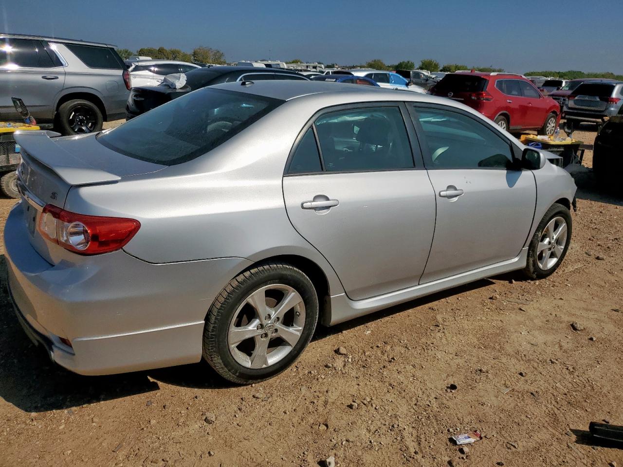 Toyota Corolla Base Image 11