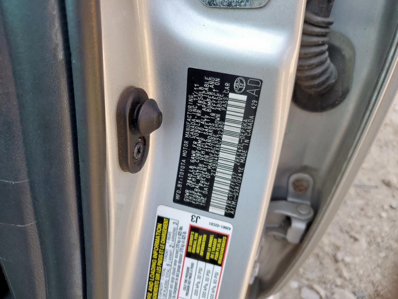 Toyota Corolla Base Image 10