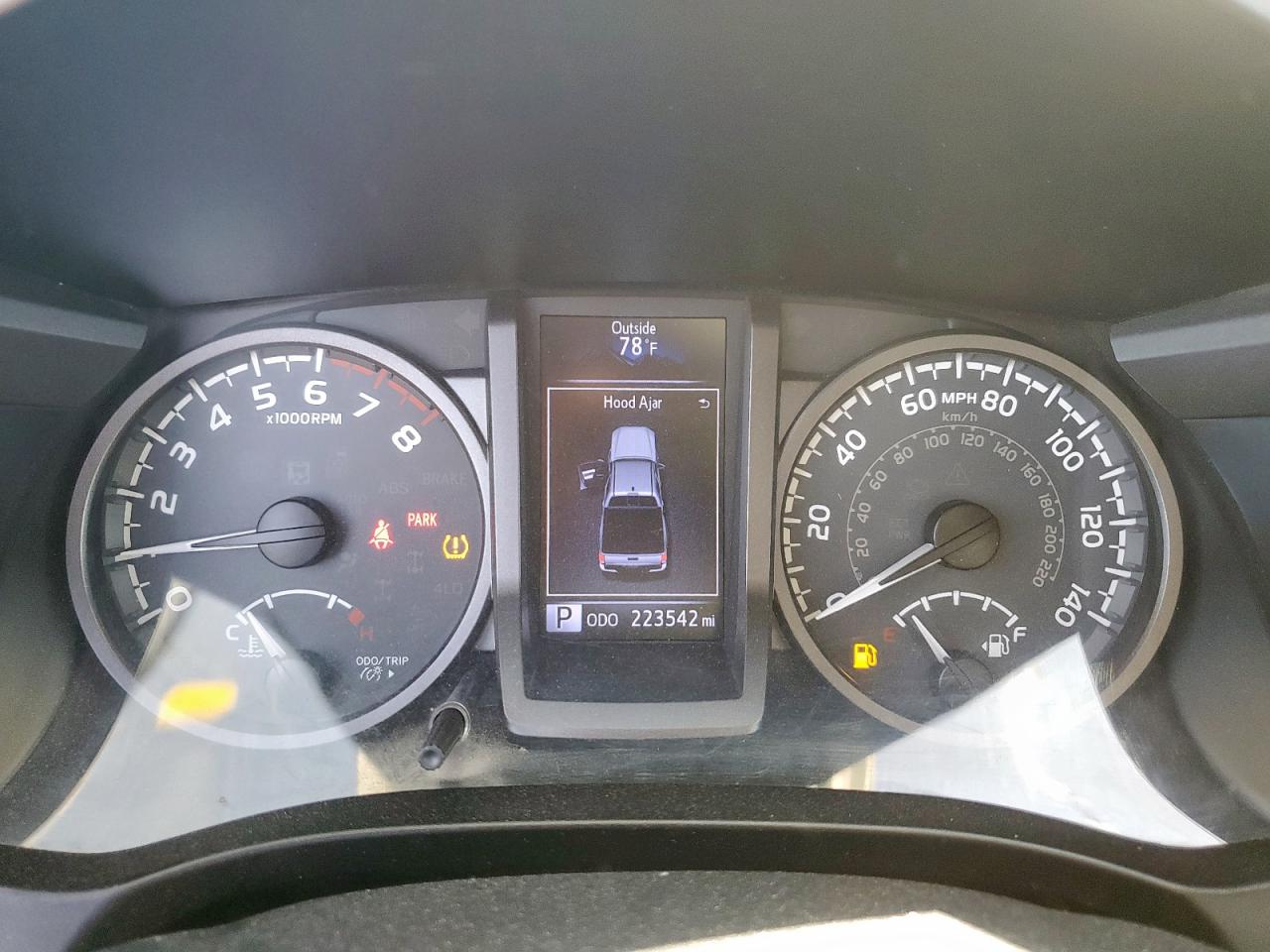 Toyota Tacoma Double Cab Image 10