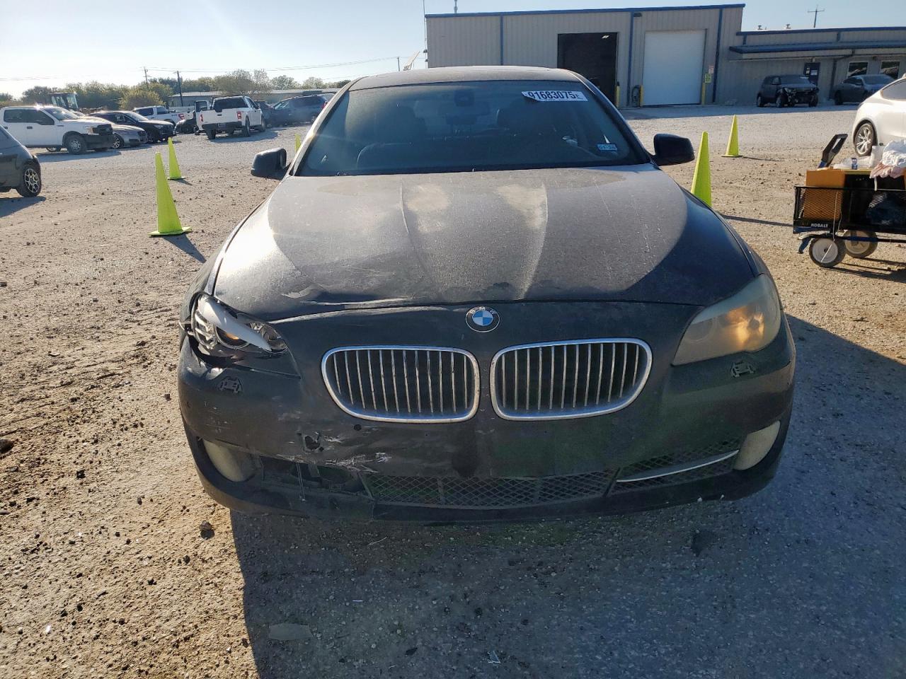 BMW 5 Series I Image 6