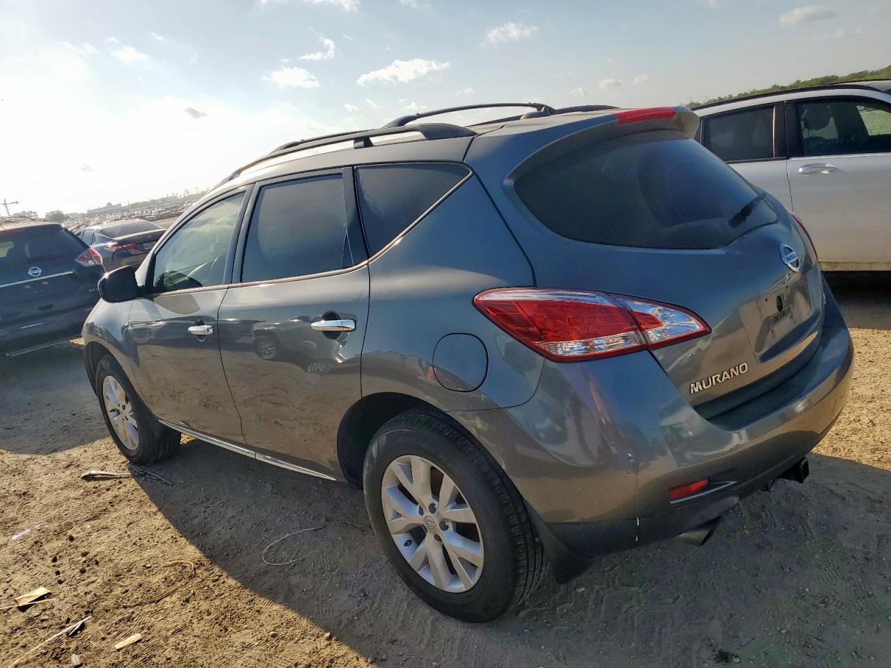 Nissan Murano S Image 2