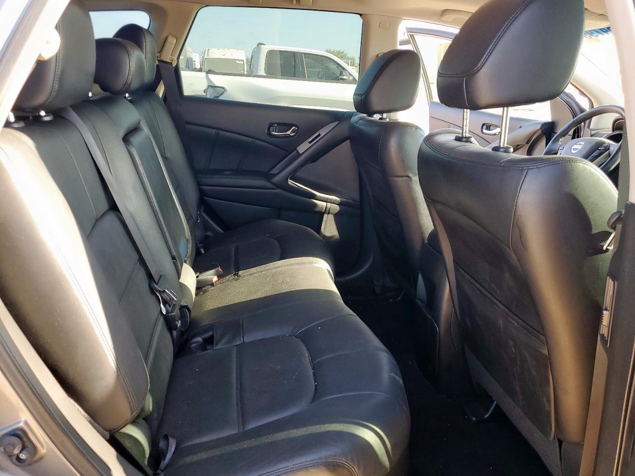 Nissan Murano S Image 8