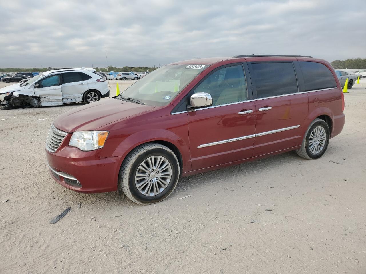Chrysler Minivan Touring L Image 1